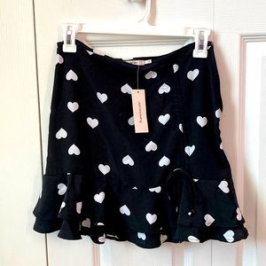 NWT Francesca’s 2 bottom tiers skirt with white hearts print & adjustable strap